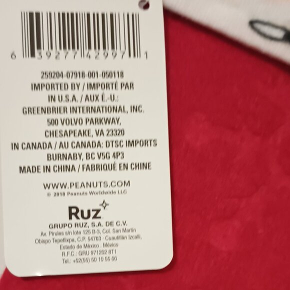 2018 PEANUTS ❤Snoopy & Woodstock Red Felt Embossed Snowflakes Christmas Stocking - Picture 6 of 6